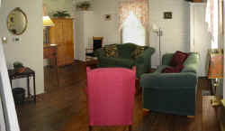 cabin1b.jpg (35241 bytes)