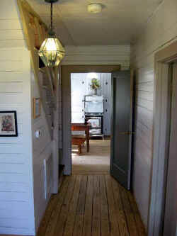 cabin2d.jpg (22391 bytes)
