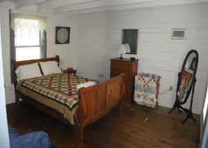 cabin3c.jpg (28666 bytes)