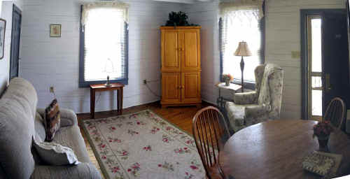 cabin3d.jpg (40414 bytes)