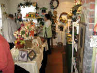GiftShop2.jpg (41999 bytes)